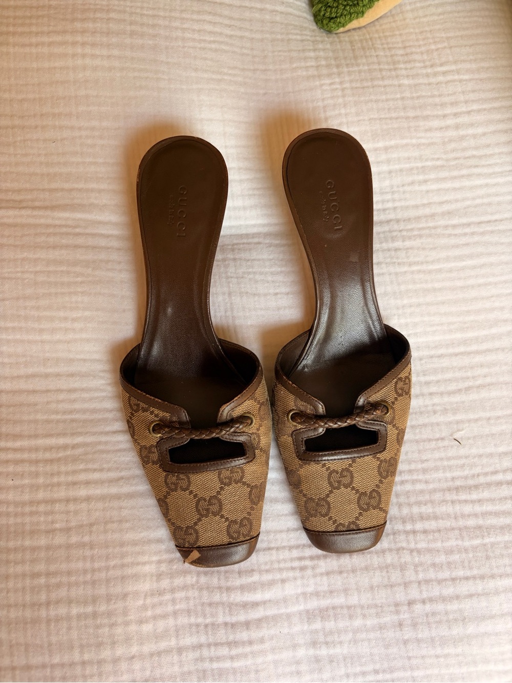 Vintage Gucci Canvas Mules Braided Detail Kitten Heel Size 38 / 8 - Picture 1 of 4